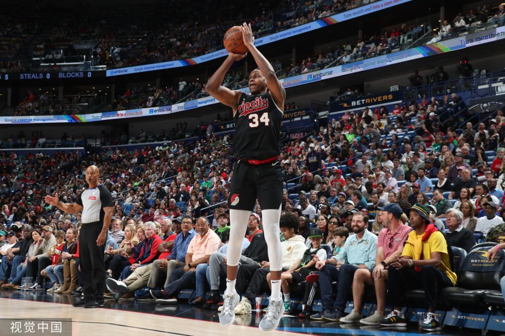 个球迷的目 个球迷的目